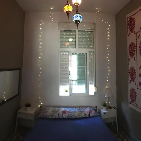 Casa Babylon Backpakers * مالقة