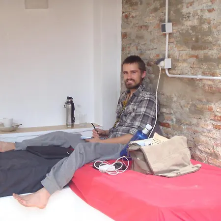 Casa Babylon Backpakers مالقة